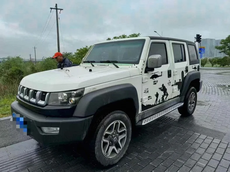 北京BJ40 正面外观二