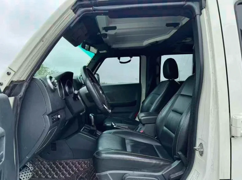 北京BJ40 内饰后排