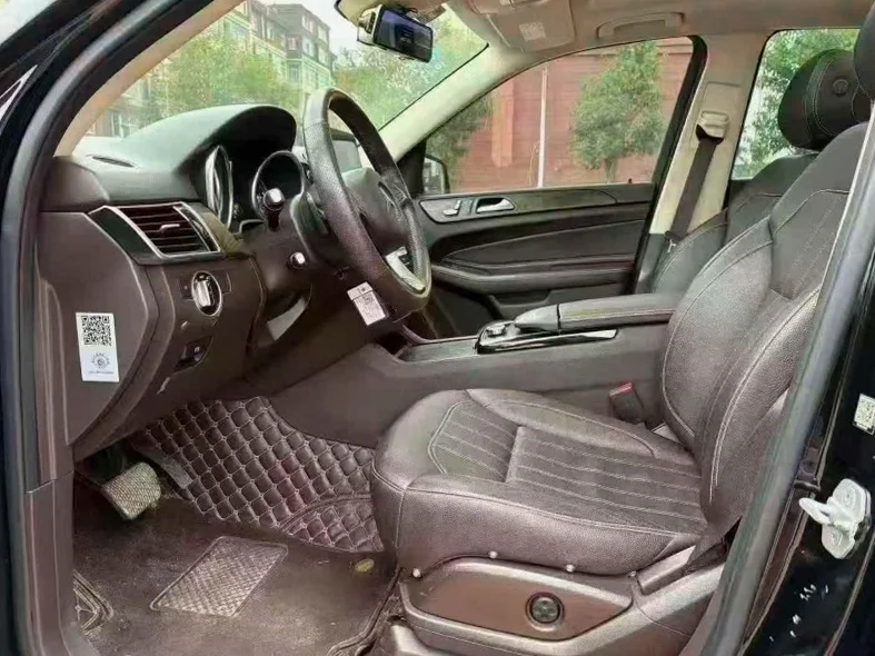 奔驰GLE 后面外观三