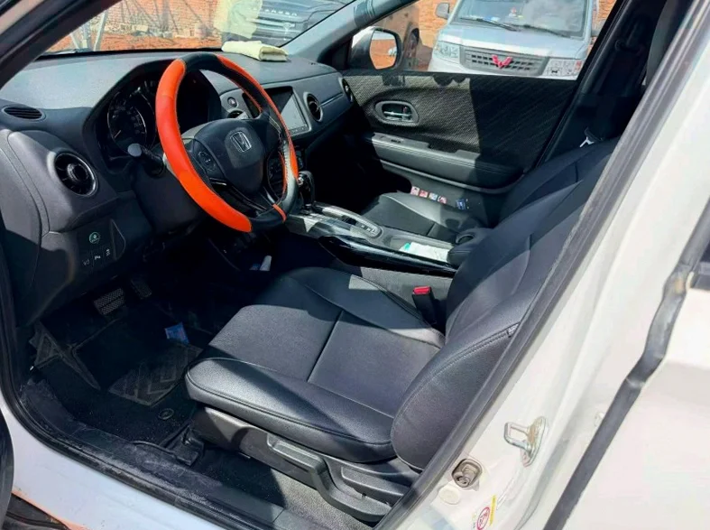 本田XRV 内饰前排