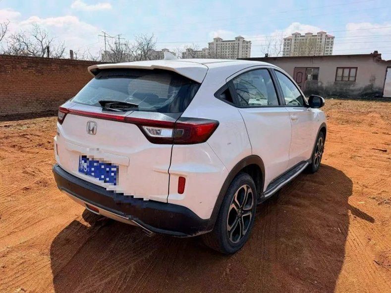 本田XRV 后面外观一