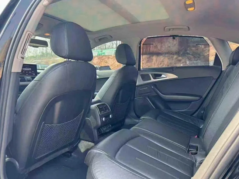 奥迪A6L 内饰前排