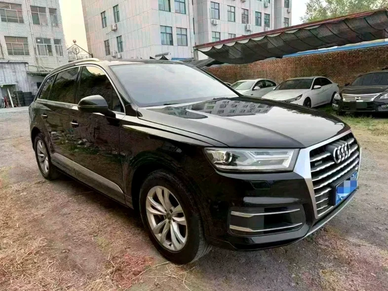 奥迪Q7 正面外观二