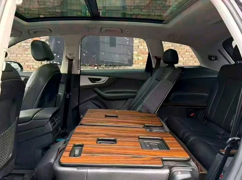 奥迪Q7 后面外观一