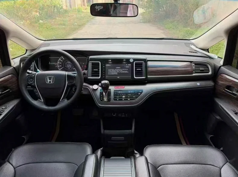 本田艾力绅 后面外观一