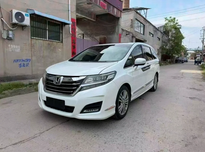 本田艾力绅 正面外观三