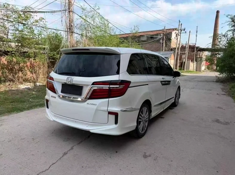 本田艾力绅 内饰后排