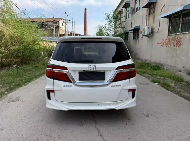 本田艾力绅 内饰前排