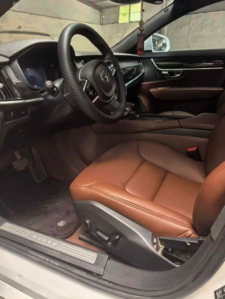 沃尔沃S90 正面外观二