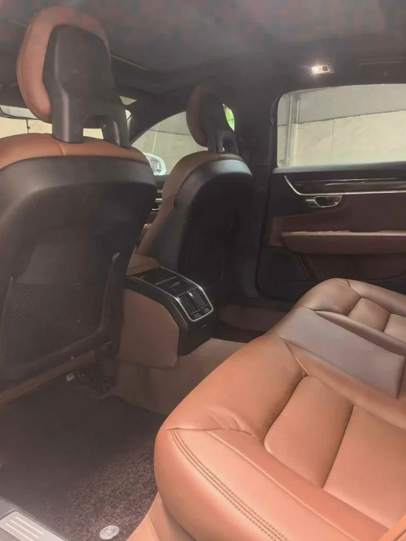 沃尔沃S90 正面外观三