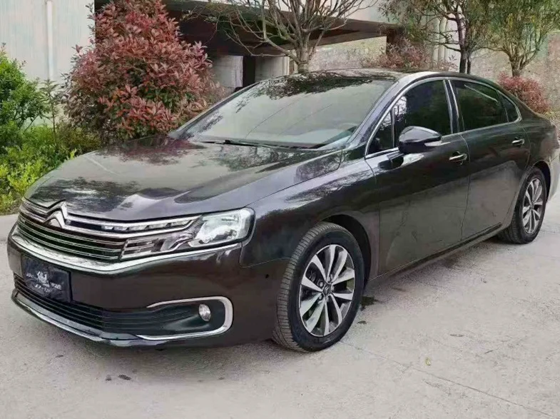 雪铁龙C6 正面外观二