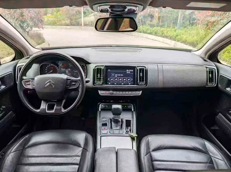 雪铁龙C6 后面外观二