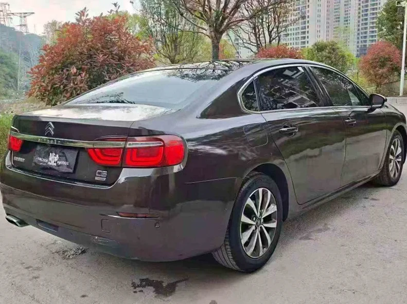 雪铁龙C6 内饰前排