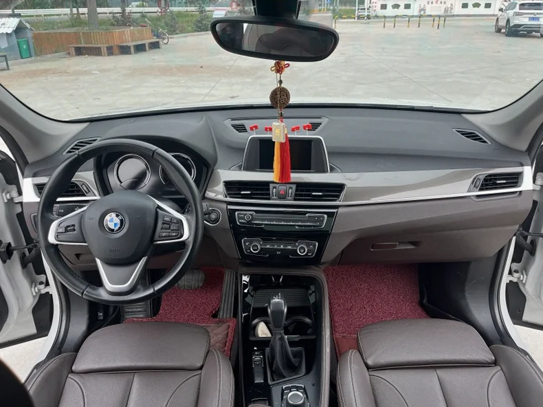 X1宝马 后面外观一