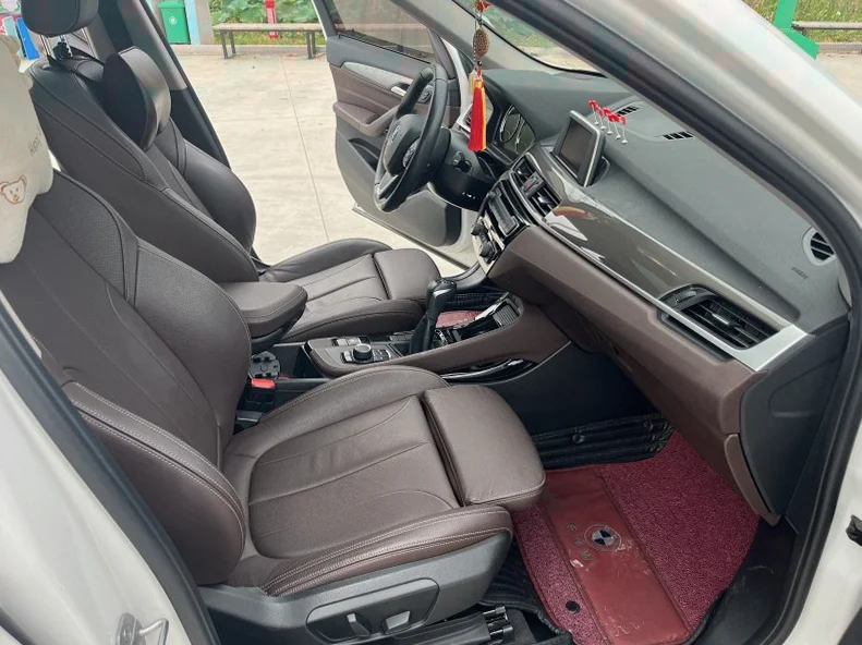 X1宝马 后面外观二