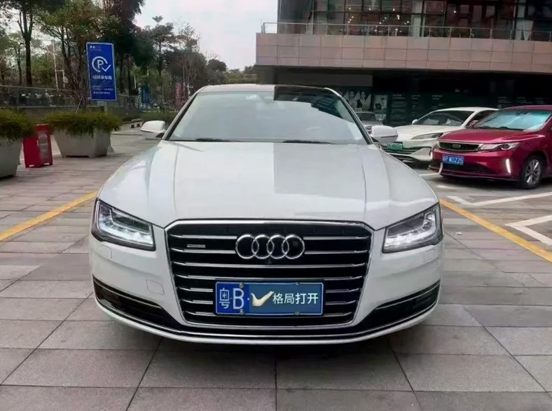 18年奥迪A8L 3.0T四座顶配