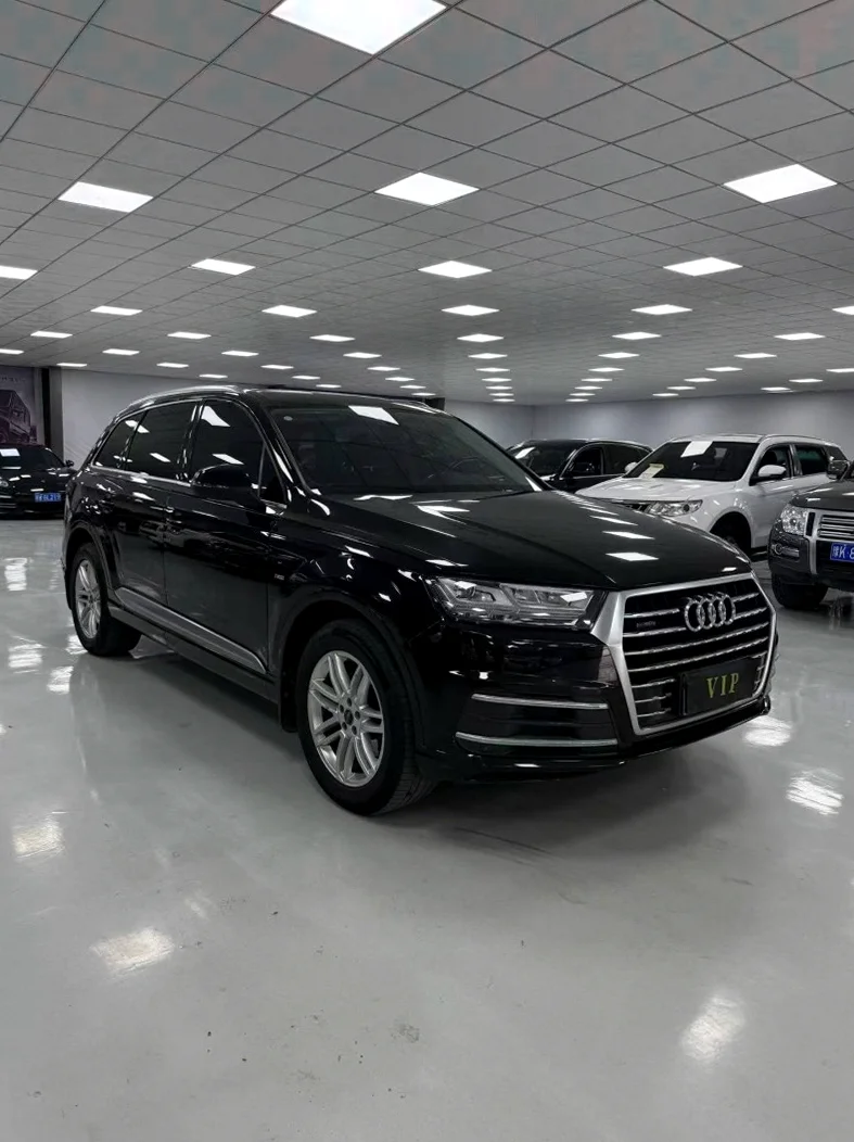 奥迪Q7 正面外观三