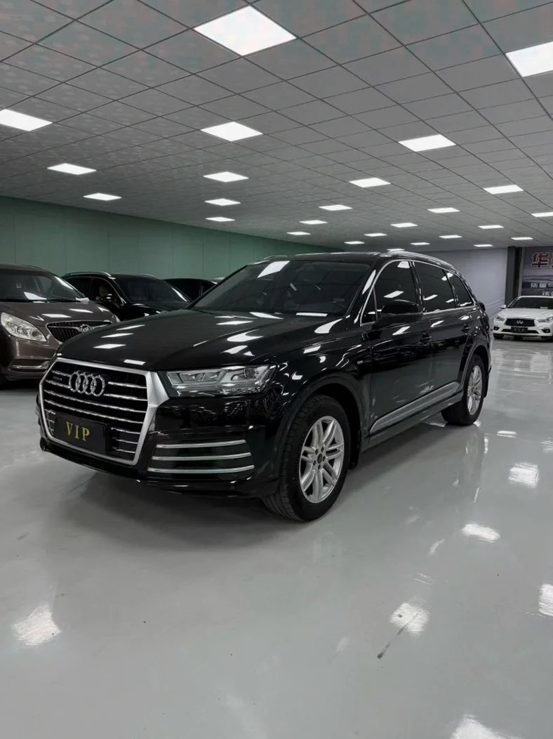 奥迪Q7 正面外观二