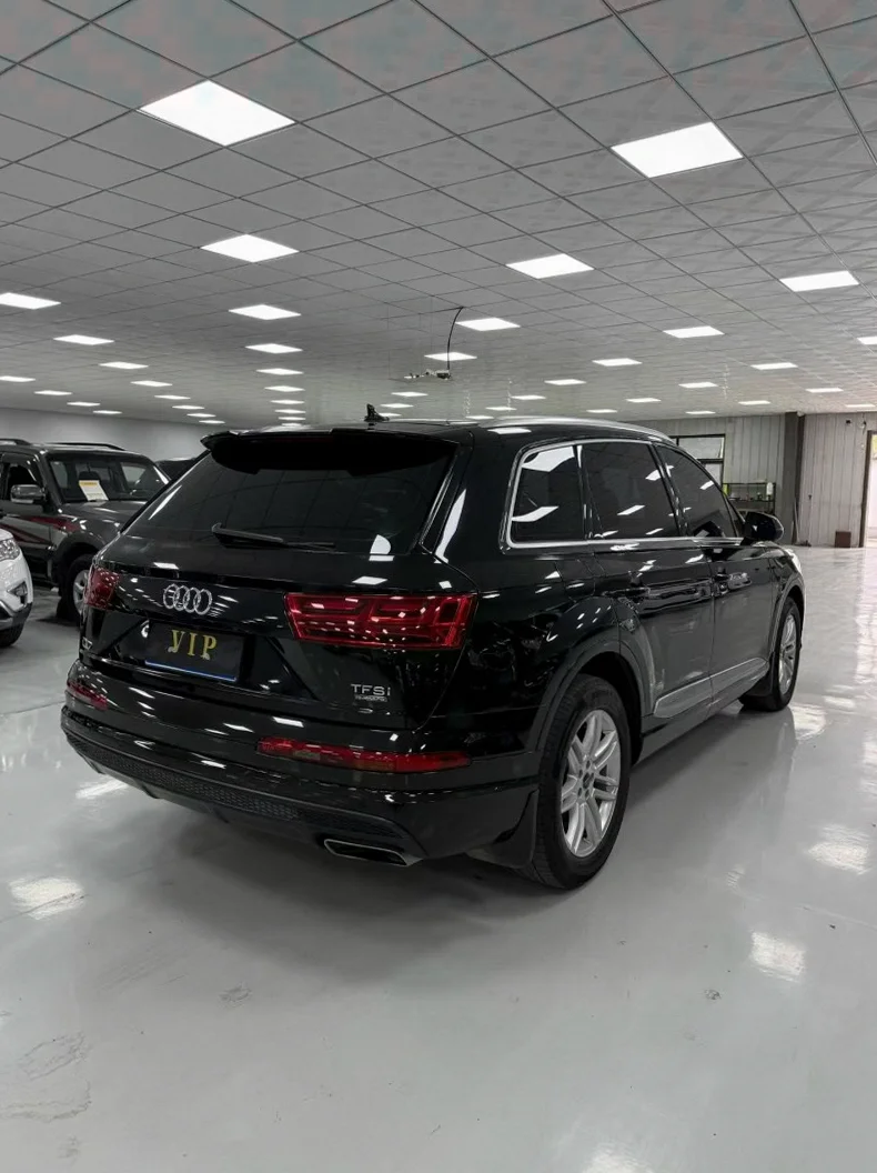 奥迪Q7 后面外观二