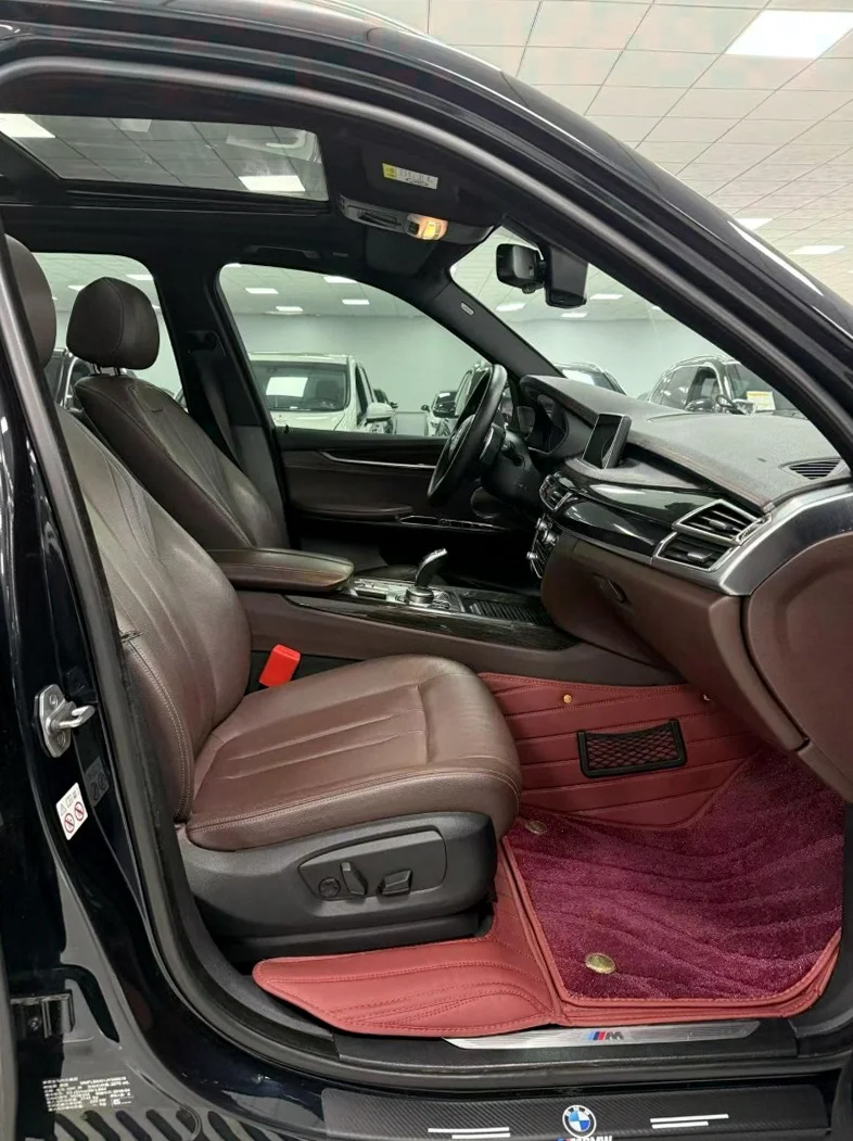 宝马X5 内饰前排