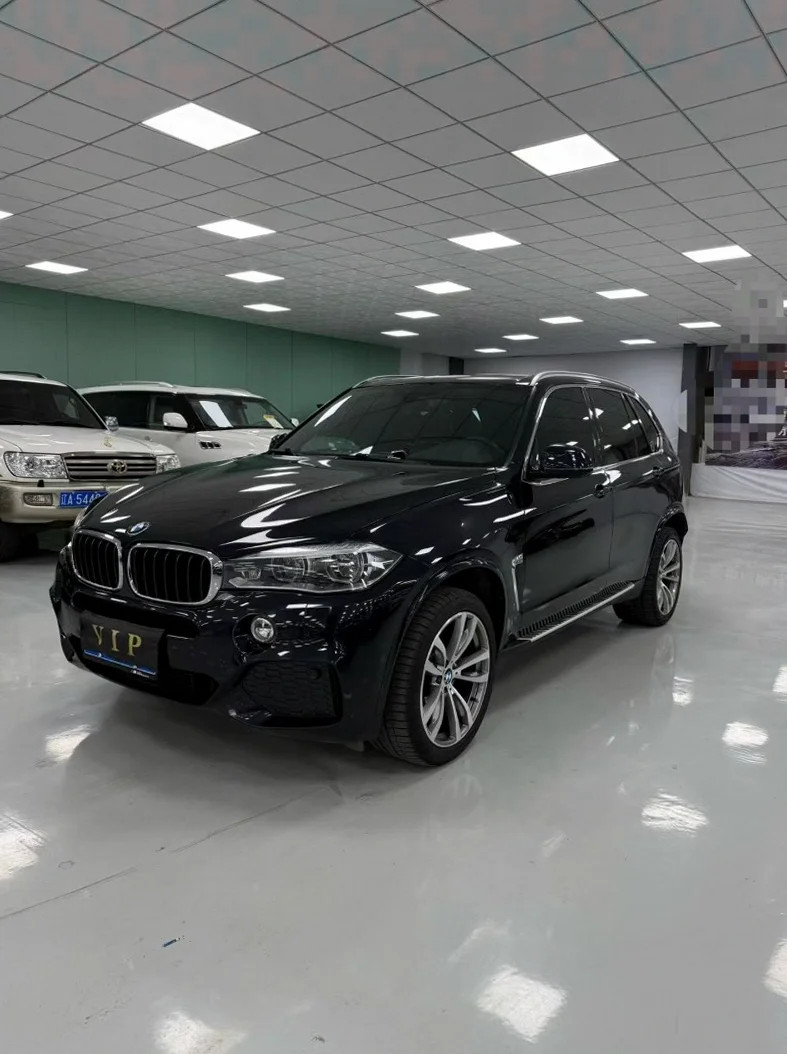 宝马X5 正面外观二