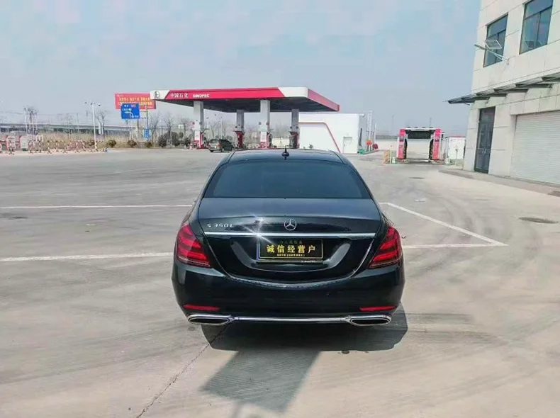 奔驰S 内饰后排