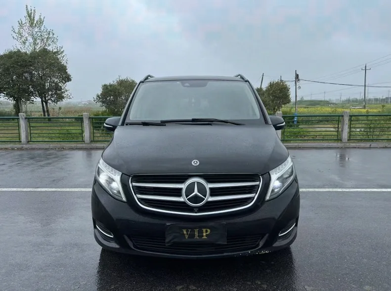 18年奔驰V260L尊贵加长版顶配