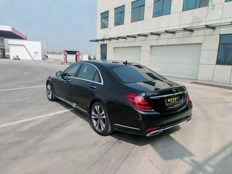 奔驰S 内饰前排