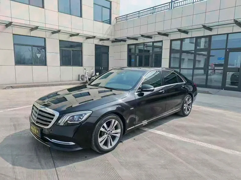 奔驰S 正面外观二