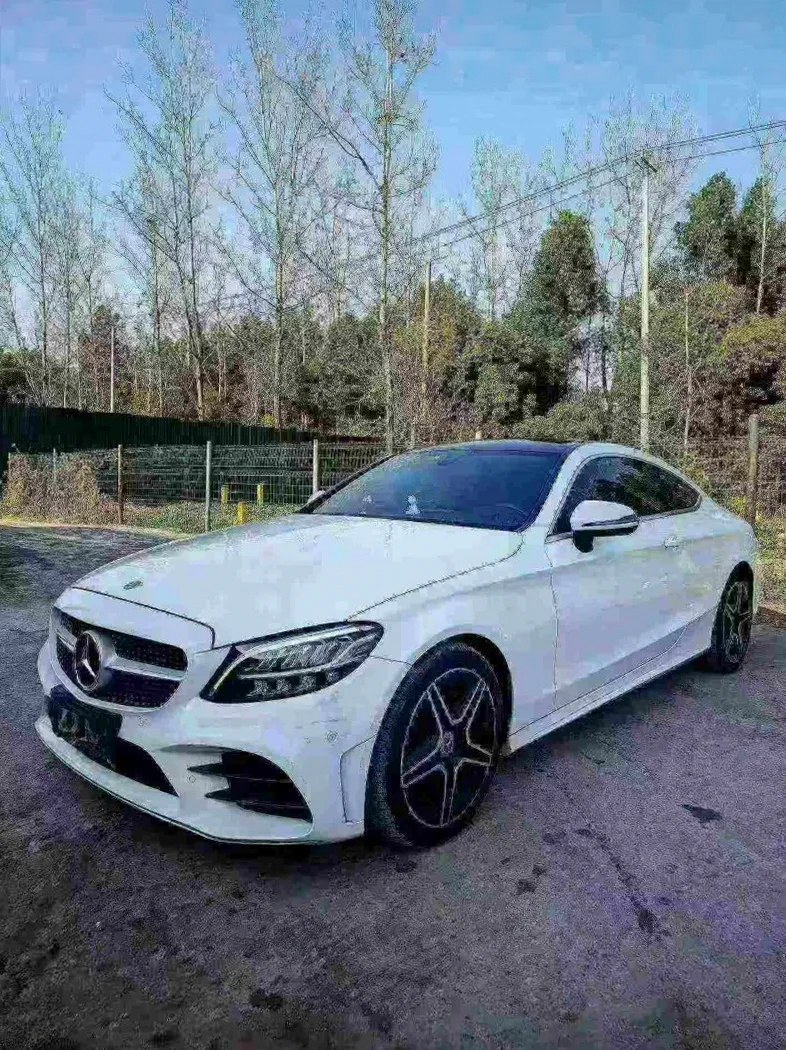 奔驰C 正面外观三