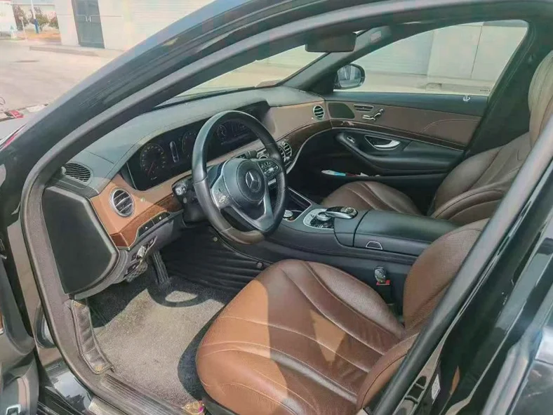 奔驰S 正面外观三