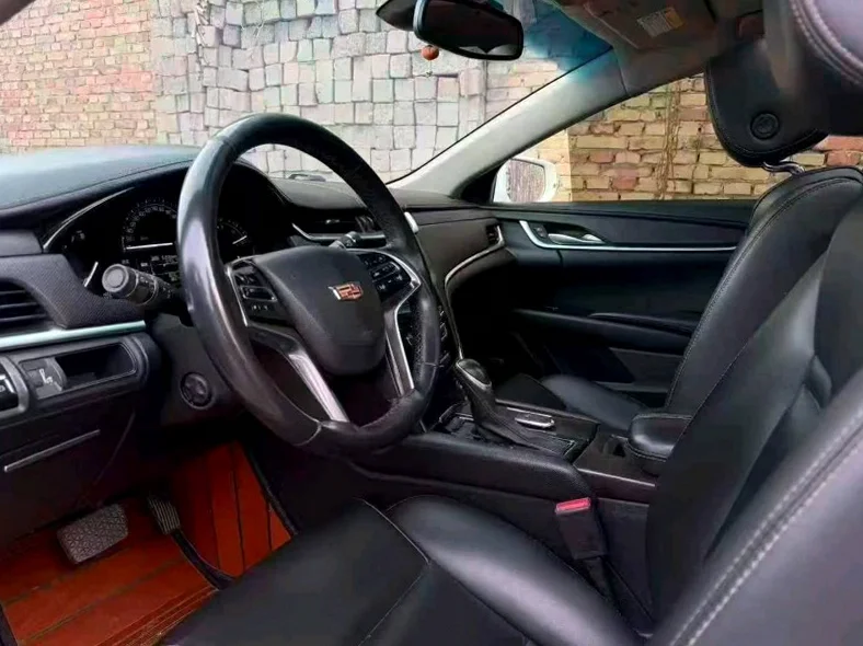 凯迪拉克XTS 正面外观三