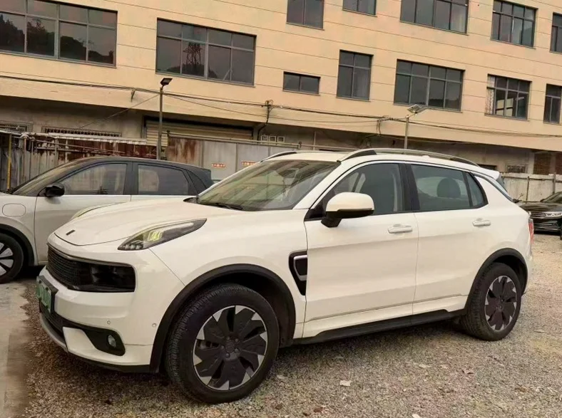 领克01 正面外观二