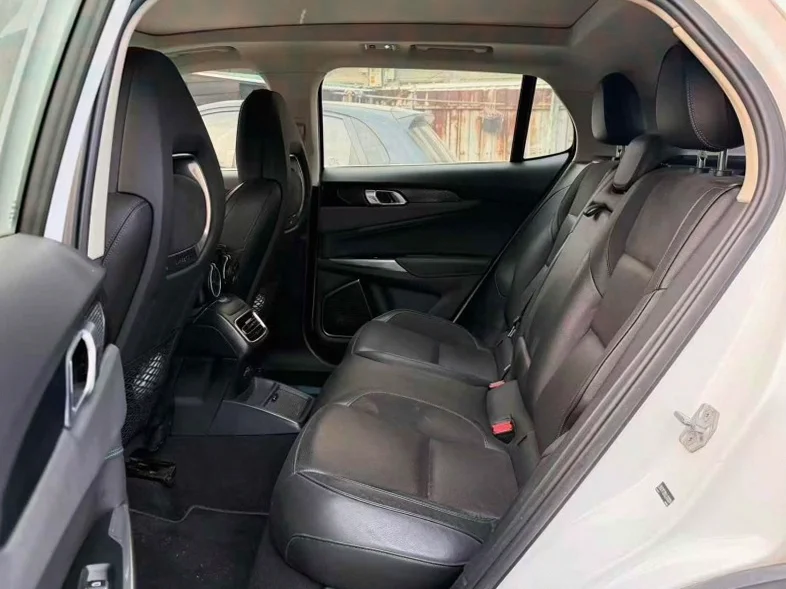 领克01 后面外观二