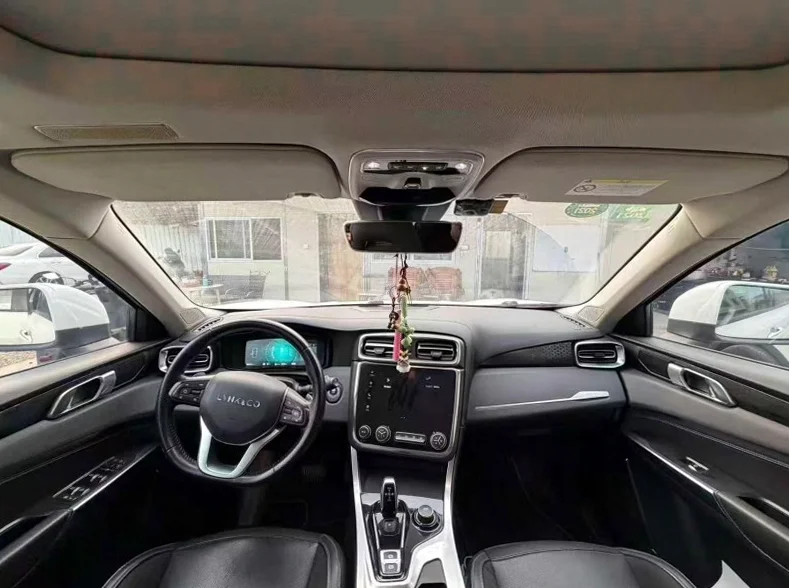 领克01 后面外观一