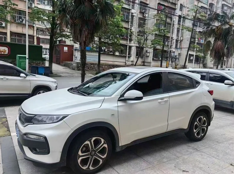 本田XRV 正面外观二