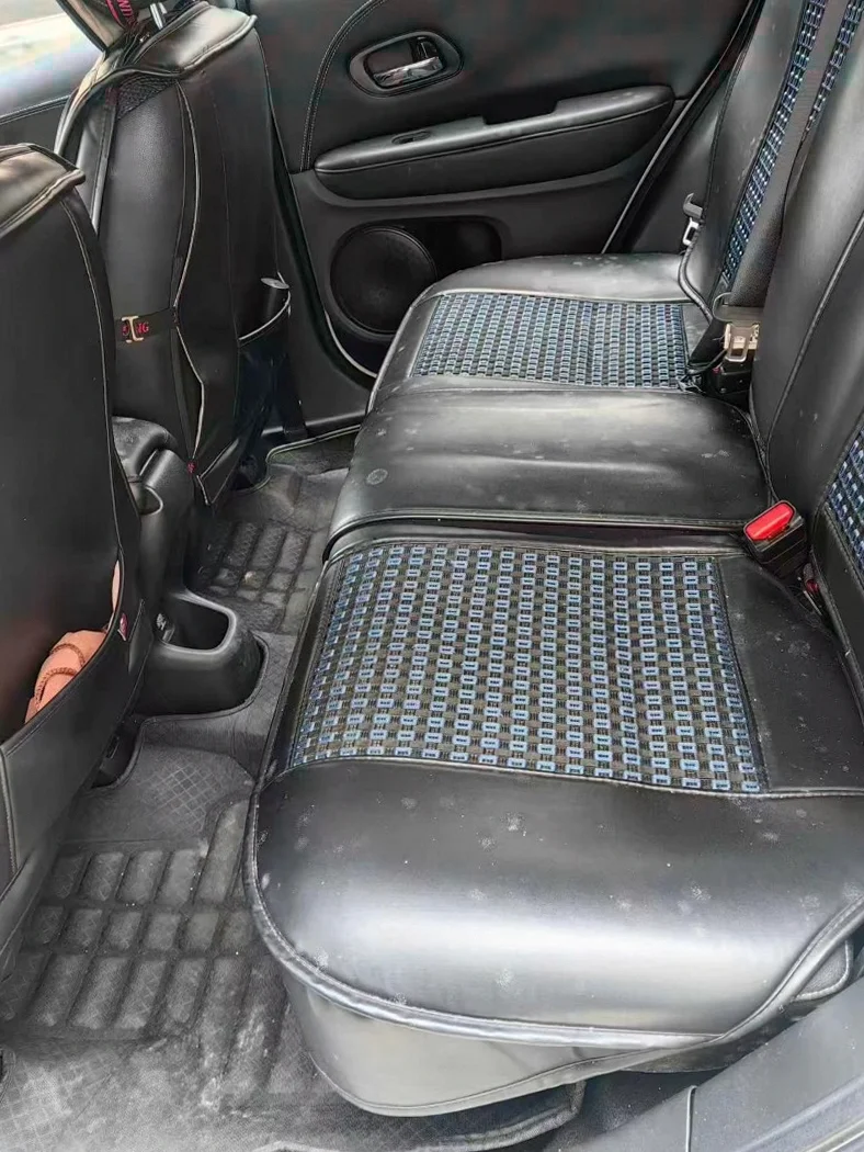 本田XRV 后面外观一