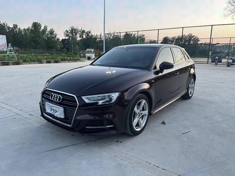 奥迪A3 正面外观二