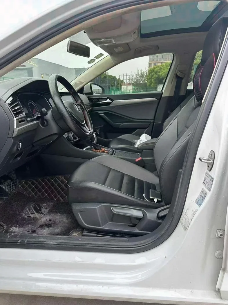 大众速腾 后面外观三