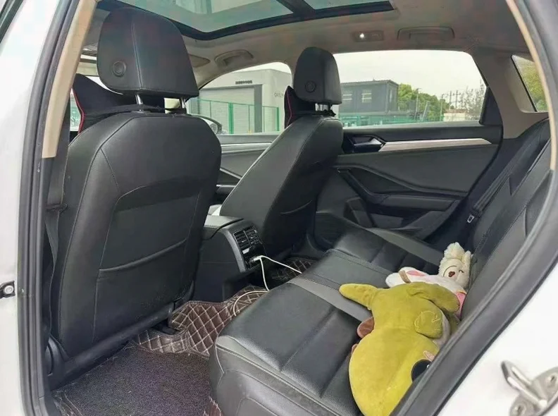 大众速腾 后面外观二