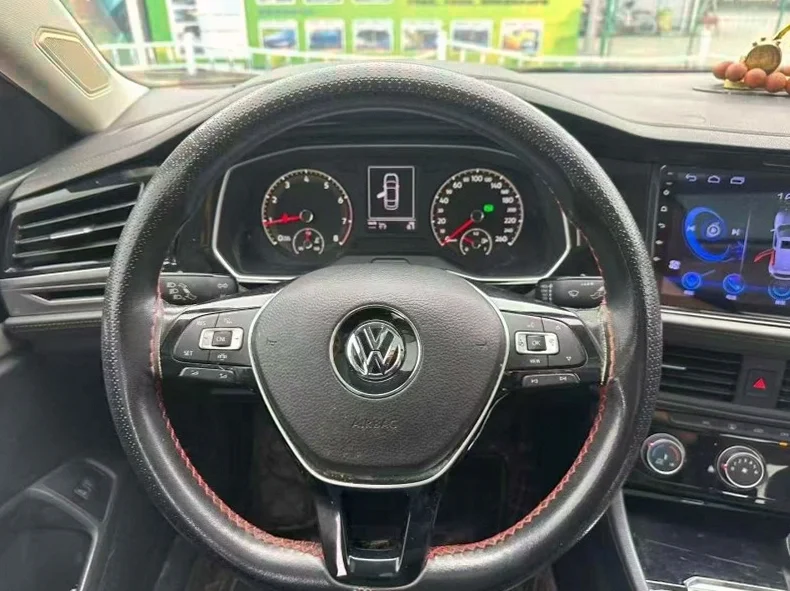 大众速腾 内饰前排