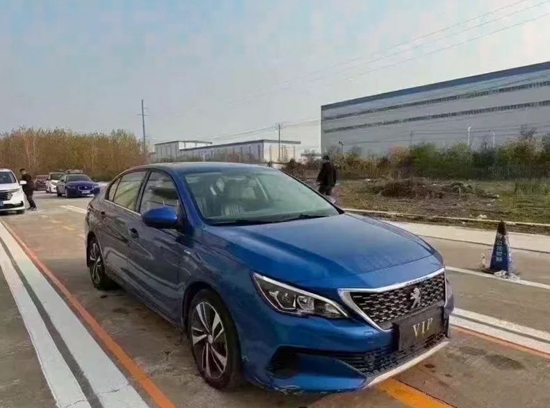 东风标致 正面外观二