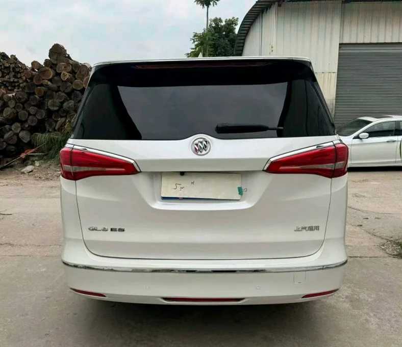 别克GL8 内饰前排