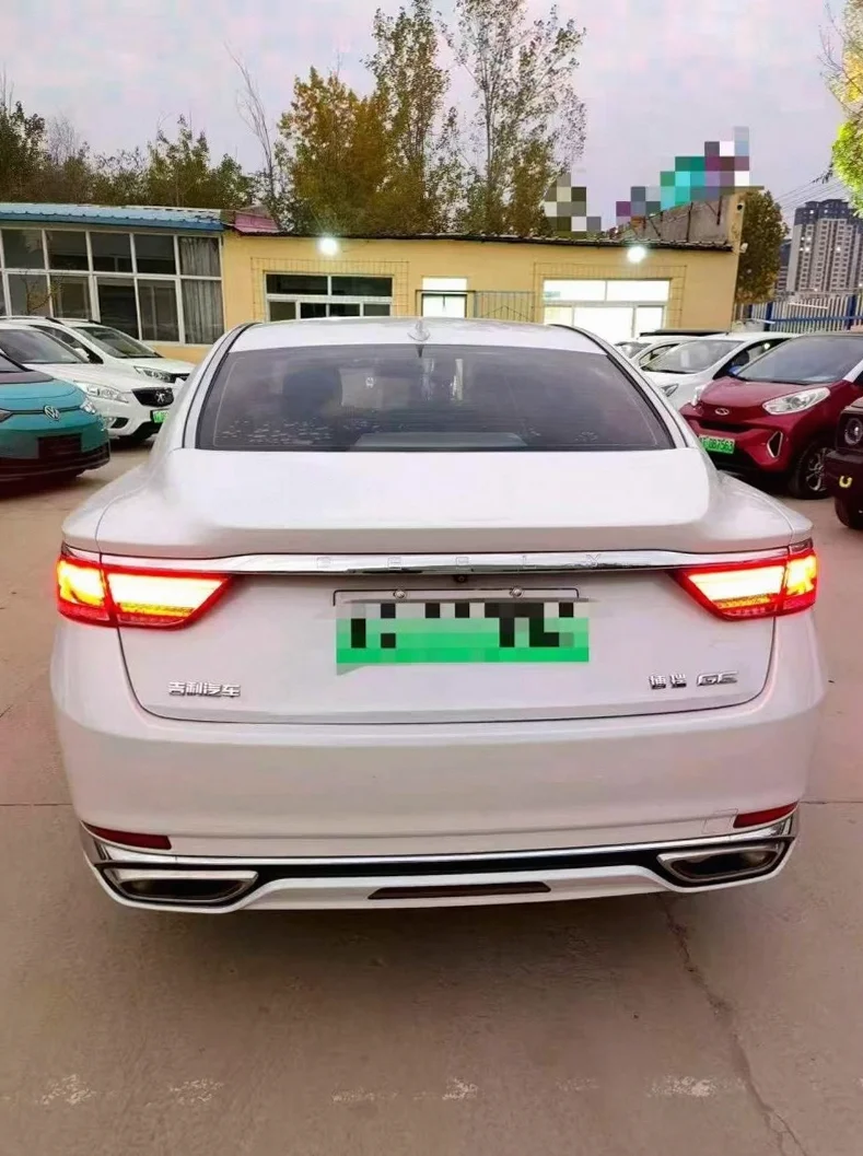 吉利博瑞 驾驶室