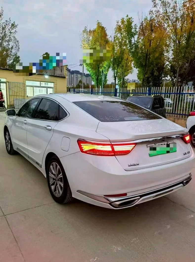 吉利博瑞 内饰后排