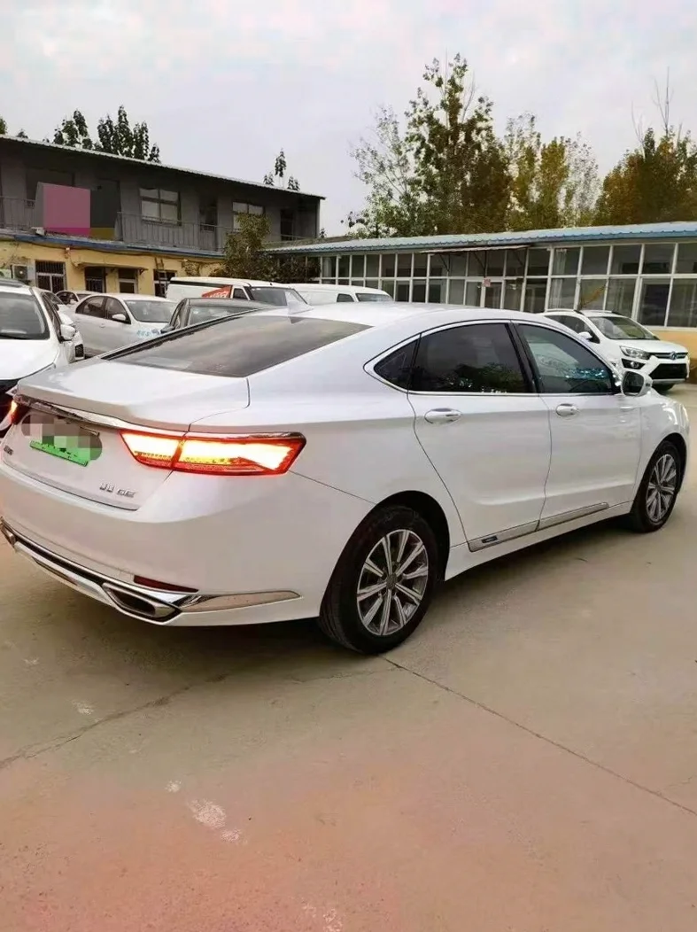 吉利博瑞 内饰前排