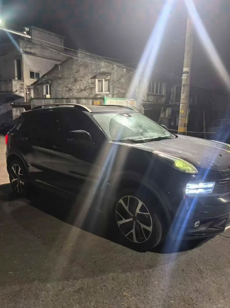 领克01 正面外观三