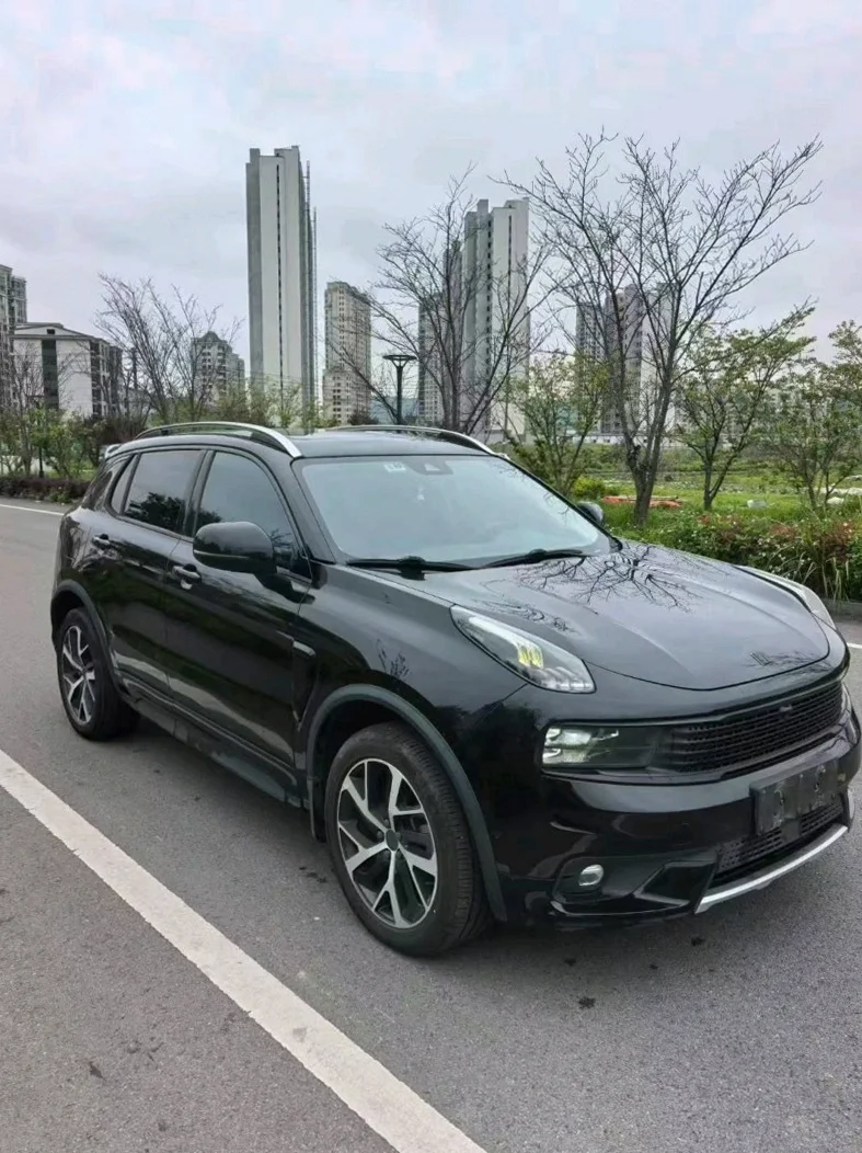 领克01 正面外观三