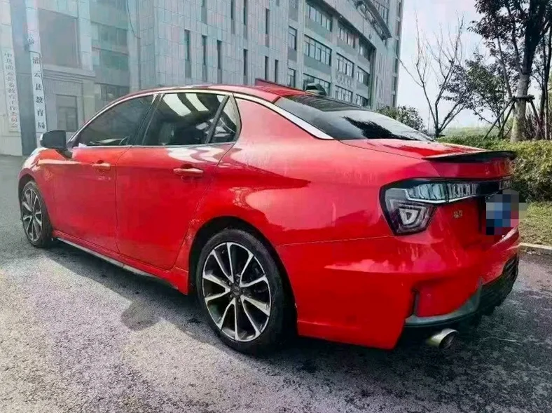 领克03 内饰后排