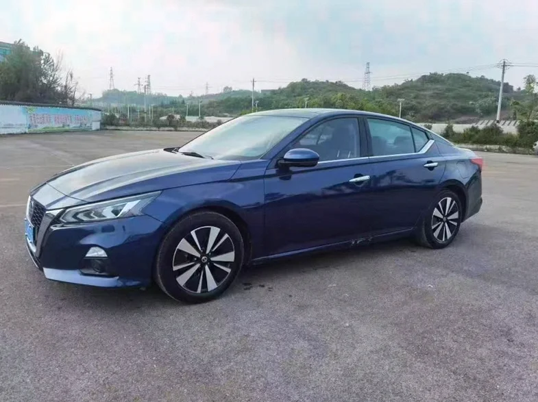 日产天籁 正面外观三